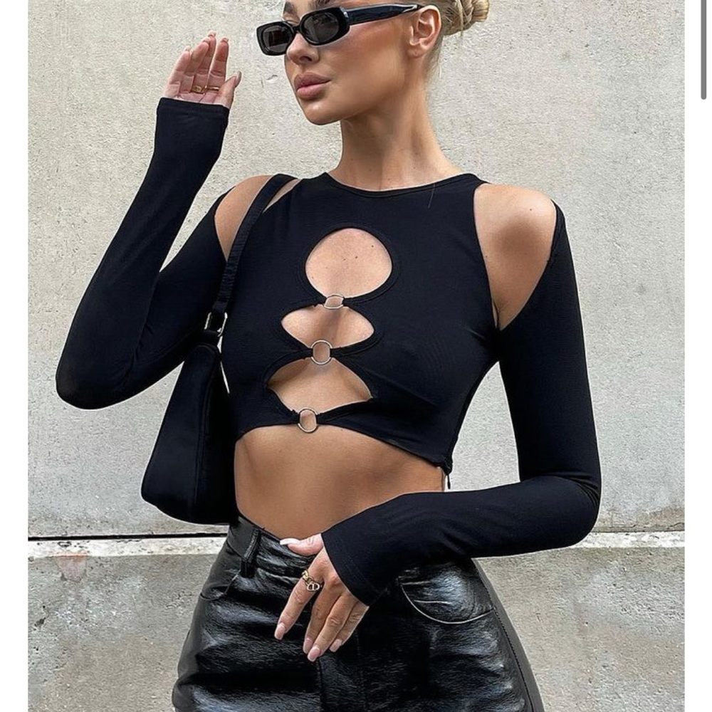 White Fox Boutique Black Cutout Ring-Front Crop Top